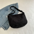 Sac bandoulière minimaliste en velours côtelé noir avec bandoulière réglable et breloque - Noir