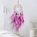 Acchiappasogni boho rosa e viola con fette di agata colorate e decorazione di piume - Rosa