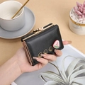 Joli petit portefeuille pliable pour femme en cuir PU noir avec fermoir baiser et fraise. - Noir