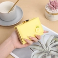 Joli portefeuille court en cuir PU jaune pour femme, mini porte-monnaie pliant avec décor d'ananas. - Jaune