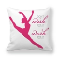 Moderner weißer Kissenbezug mit roter Ballerina-Silhouette und Motivationsspruch - Don't Wish Zitate Stil (4) / 45x45 cm