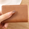 Portabiglietti da visita in pelle marrone con trama vintage e cuciture rinforzate - PU-Marrone