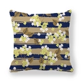 Détail de la housse de coussin en tissu peau de pêche avec motifs fleurs et rayures - 45x45 cm / Style Floral à Rayures Bleu Marron (7)