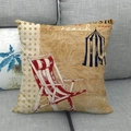 Federa per cuscino in lino tema spiaggia estiva con sedia e tenda retrò su divano - Stile Spiaggia Vintage a Righe Rosse e Blu (3)