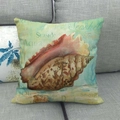 Federa per cuscino quadrata in cotone e lino con stampa di conchiglie vintage e mare - 45x45 cm / Lumaca Artistica Vintage (12)
