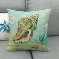 Federa per cuscino in lino con design a conchiglia ad acquerello e scritte marine - 45x45 cm / Lumaca Fresca ad Acquerello (13)