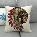 Linnen kussensloop met Indiaans opperhoofd en kleurrijke verentooi print - Indiaans Opperhoofd met Rood en Geel War Bonnet (9) / 45x45 cm