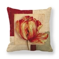 Detailopname van vintage tulpenprint op een kussenhoes van linnen met natuurlijke textuur - 45x45 cm / Tulpenstijl