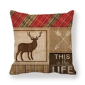 Federa vintage in lino con silhouette di alce e design patchwork in tartan rosso - Stile Patchwork Alce a Quadri (1)