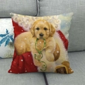 Federa in lino con cucciolo di Golden Retriever natalizio su divano grigio - Stile Golden Retriever di Natale (5) / 45x45cm
