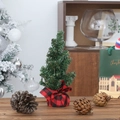 Mini sapin de Noël vert avec socle à carreaux rouge-noir et pommes de pin sur table - Base Plaid Rouge Et Noir Sapin De Noël (20cm)