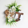 Osterkranz mit dunklem Holzkreuz, weißen Blumen und rustikaler Schleife aus Jute - Weißer Schal Stil