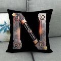 Fodera per cuscino in lino nero con lettera N steampunk su un divano in tessuto grigio - 45x45cm / Lettera N Stile Steampunk Industriale Meccanico / Nero