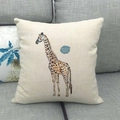 Housse de coussin en lin avec illustration de girafe aquarelle sur canapé gris - Style de Girafe (3) / 45x45 cm