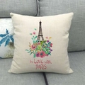 Housse de coussin carrée en lin avec motif fleurs tour Eiffel sur canapé gris - Style Romantique Tour Eiffel Paris (2)