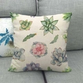 Housse de coussin en lin avec imprimé succulent sur un canapé en tissu gris - 45x45cm / Plantes Succulentes Mixtes (8)