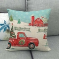 Housse de coussin de Noël en lin avec camion rouge et ferme enneigée sur canapé gris - 45x45 cm / Style Camion Rouge Grange (2)