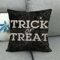 Detail von Trick or Treat Halloween Kissenbezug mit Spinnennetz auf grauem Sofa - Trick or Treat Spinne (7) / 45x45 cm