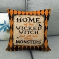 Halloween-Kissenbezug aus Leinen mit Hexen-Motiv auf grauem Sofa für Heimdeko - Orange Schwarzes Rautenmuster (14) / 45x45 cm