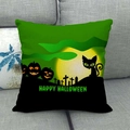 Funda de cojín de lino Halloween con gato negro y calabazas en sofá gris - Gato Cementerio Luna Verde (13) / 45x45cm