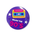 Detailansicht eines 90er-Retro-Ansteckpins mit Kassettenmotiv und Enjoy the 90's Aufdruck - Kassetten Muster (90s Modell 3)