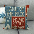 Dettaglio della fodera in lino con scritta Land of the Free ed elementi patriottici USA - 45x45 cm / Stile 11 (Patriottico Retrò)