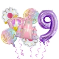 Vue détaillée du château de princesse et carrosse en ballons pour fête de 9 ans - Chiffre 9