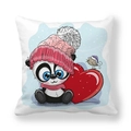 Detailansicht Kissenhülle mit süßem Comic-Panda im Winteroutfit aus Pfirsichhaut - Cartoon Riesenpanda (7) / 45x45 cm
