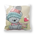 Détail de l'illustration de l'ours de Noël sur la taie d'oreiller en peau de pêche - 45x45 cm / Style Ours de Dessin Animé d'Hiver (6)
