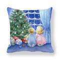Weihnachtlicher Kissenbezug aus Pfirsichhaut mit Aquarell-Winterszene und Tannenbaum - Zwei Kinder Schauen Den Schnee An (1)