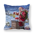 Housse de coussin en peau de pêche Père Noël avec illustration peinture à l'huile de Noël - 45x45 cm / Père Noël avec lanterne sur la cheminée (19)
