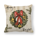 Funda de cojín navideña cuadrada con estampado de corona Merry & Bright sobre fondo blanco - Guirnalda de Navidad con Lazo Rojo (3)