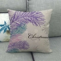 Détail d'une housse de coussin de Noël en lin avec motifs plumes et texte festif - Nouveau 7