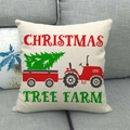 Funda de cojín navideña de lino con camión rojo vintage y árbol en un sofá gris - Estilo de Tractor Rojo Vintage (2)