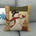 Housse de coussin de Noël en lin avec bonhomme de neige et oiseau sur un canapé gris - Bonhomme de Neige et Oiseau Rouge (15)