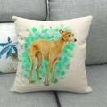 Leinen-Kissenbezug mit Aquarell-Windhund-Design auf einem grauen Sofa im Wohnzimmer - Einheitsgröße / Windhund Stil (2)