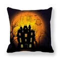 Halloween-Kissenbezug mit gotischem Schloss, Hexe und Mond auf orangefarbenem Hintergrund - Schloss Hexe (2)