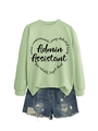 Outfit piatto con felpa verde Admin Assistant e pantaloncini di jeans blu sfrangiati - Verde Oliva (Carattere Nero)