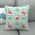 Leinen Kissenbezug mit rosa Flamingo-Print und blauen Zickzack-Mustern auf dem Sofa - Blaues Zickzack Flamingo