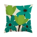 Gedetailleerd zicht op de linnen textuur en groene bloemenprint op de vierkante kussenhoes - 45x45 cm / Groen En Cyaan Floral (1)