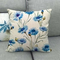 Housse de coussin carrée en lin avec motif floral de bleuets sur tissu beige - Bleuet Bleu (5) / 45x45 cm