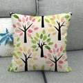 Housse de coussin en lin avec motif arbre coloré sur un canapé en tissu gris - Arbre Abstrait (7) / 45x45 cm