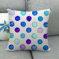 Quadratischer Leinen-Kissenbezug mit blau-violetten Aquarell-Punkten auf beigem Stoff - Blau Violette Aquarell Punkte(2)