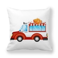 Dettaglio copricuscino in pelle di pesca con camion di cibo a cartoni animati e pollo - 45x45cm / Camion del Secchiello di Pollo (11)