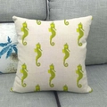 Housse de coussin en lin avec motifs d'hippocampes verts sur un fond beige carré - Hippocampe Vert (18) / 45x45 cm