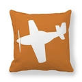 Funda de cojín naranja de piel de melocotón con silueta de avión blanco de diseño moderno - Avión de Hélice Naranja