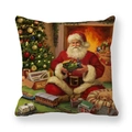 Detailansicht vom Weihnachtsmann-Motiv auf Pfirsichhaut-Kissenbezug mit festlichen Farben - Weihnachtsmann am Kamin-Zug (19)