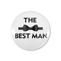 Dettaglio della spilla rotonda da matrimonio The Best Man con motivo a papillon nero - Il Migliore Uomo Bianco