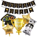 Set festa di laurea nero e oro con striscione Congrats Grad e palloncini a trofeo - Stile Trofeo Certificato Tocco Accademico