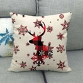Funda de cojín navideña con alce de cuadros y copos sobre un sofá de tela gris - 45x45 cm / Decoración de Copo de Nieve de Reno a Cuadros Beige (21)